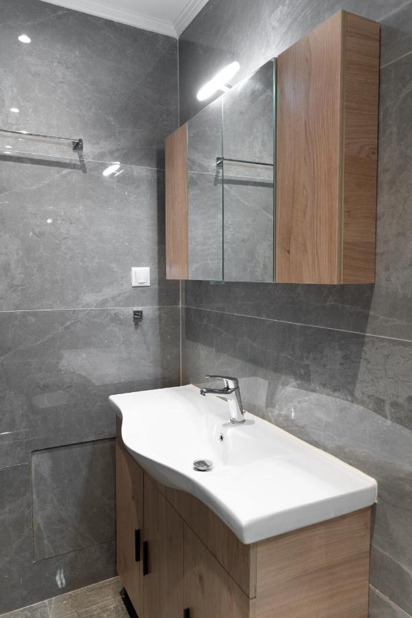 Cosy 2Br Apartment Next To Bars & Restaurants Athen Eksteriør billede