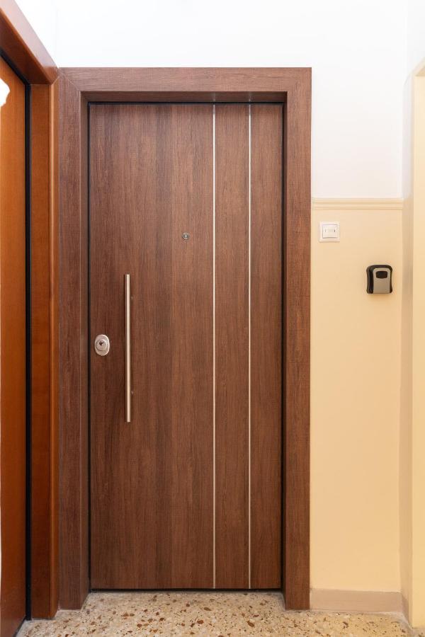 Cosy 2Br Apartment Next To Bars & Restaurants Athen Eksteriør billede